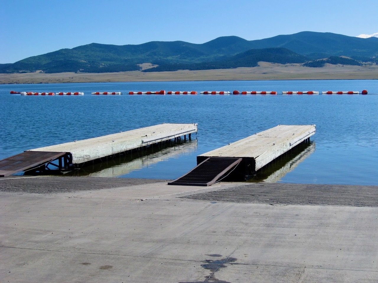WaveEater Model 3636 line protecting the boat ramp at Eleven Mile Reservoir